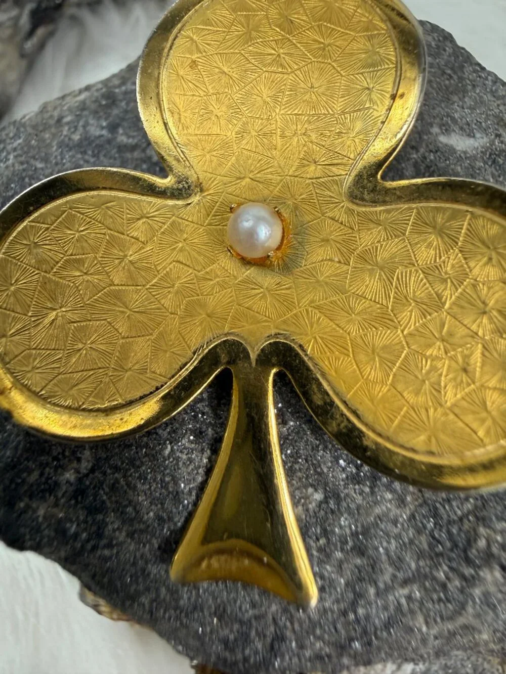 Vintage Gold Tone w/ Real Pearl Clover Shamrock Club Brooch 1.75